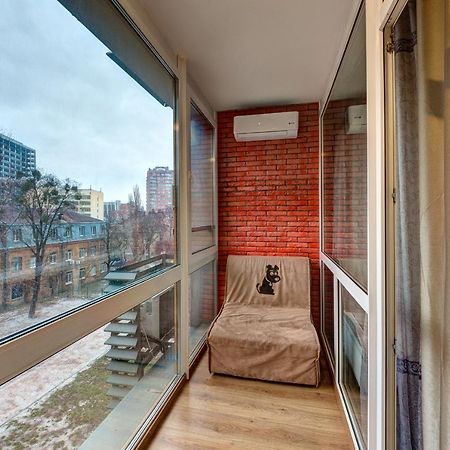 Apartments Near Ukraina Shopping Mall เคียฟ ภายนอก รูปภาพ