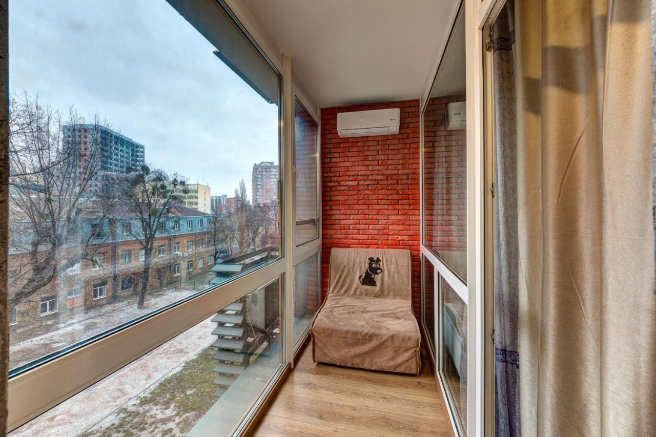 Apartments Near Ukraina Shopping Mall เคียฟ ภายนอก รูปภาพ